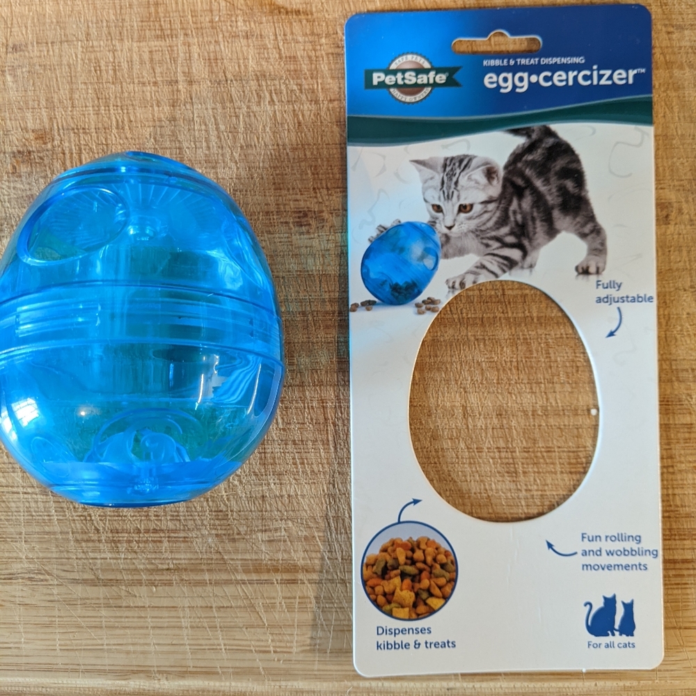 "Egg-cercizer" cat food toy - USED ONCE